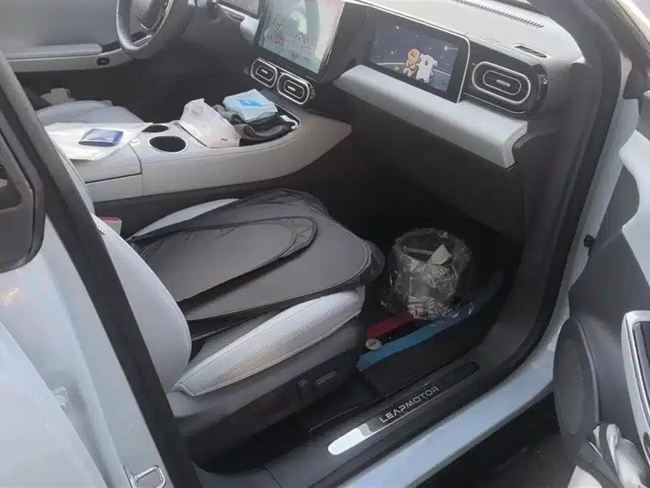 Leapmotor C01 2023 Range Extender 216 Comfort Edition — миниатюра 8