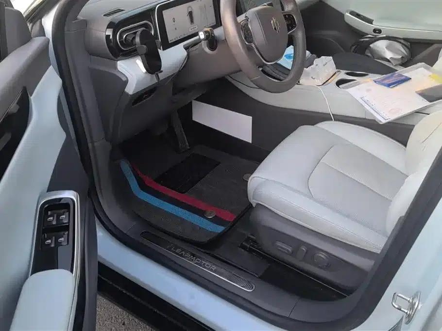 Leapmotor C01 2023 Range Extender 216 Comfort Edition — миниатюра 9