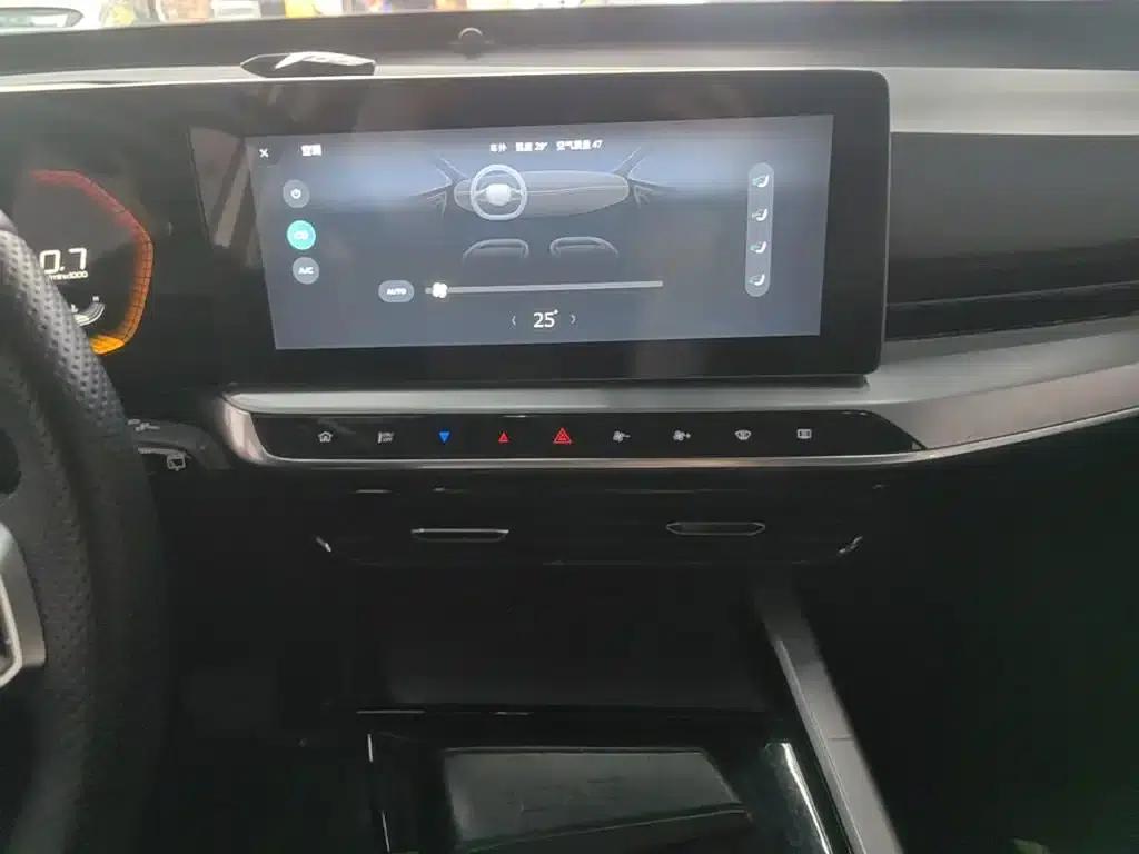 MG ONE 2023 1.5T Starter Edition — миниатюра 13
