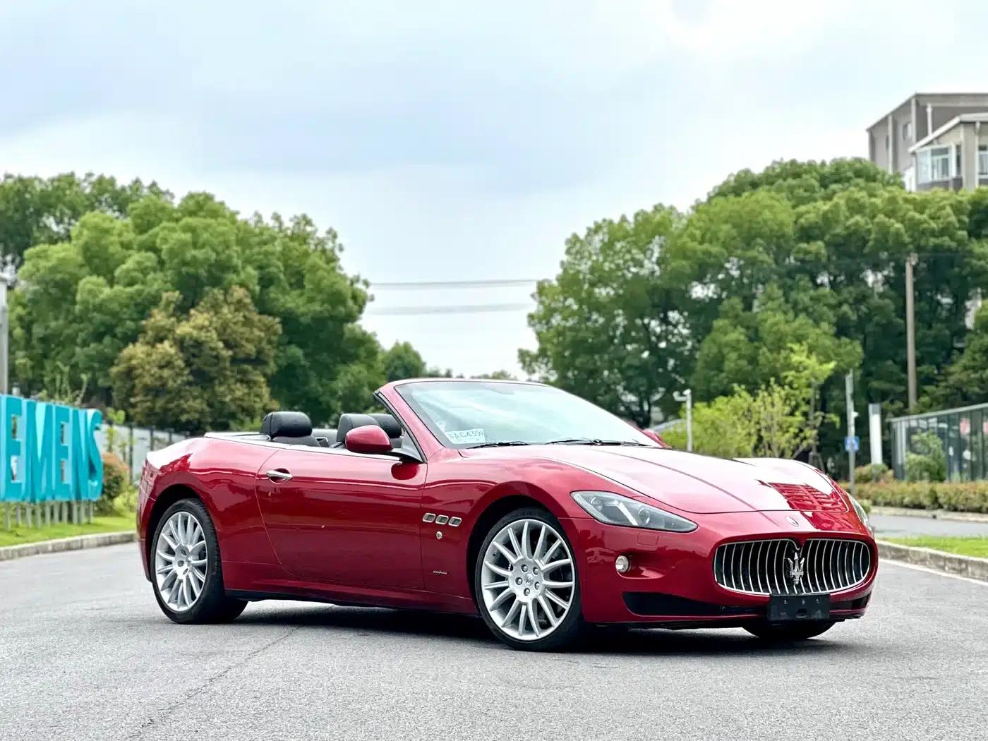 2012 GranCabrio 4.7L Sport — миниатюра 3