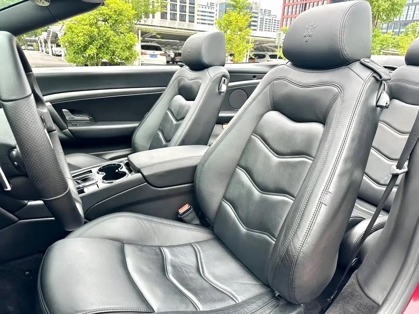 2012 GranCabrio 4.7L Sport — миниатюра 6