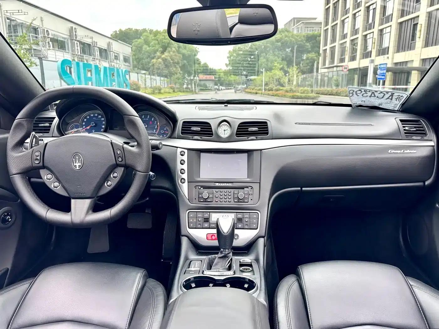 2012 GranCabrio 4.7L Sport — миниатюра 9