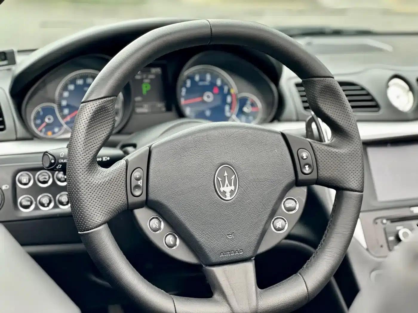 2012 GranCabrio 4.7L Sport — миниатюра 10