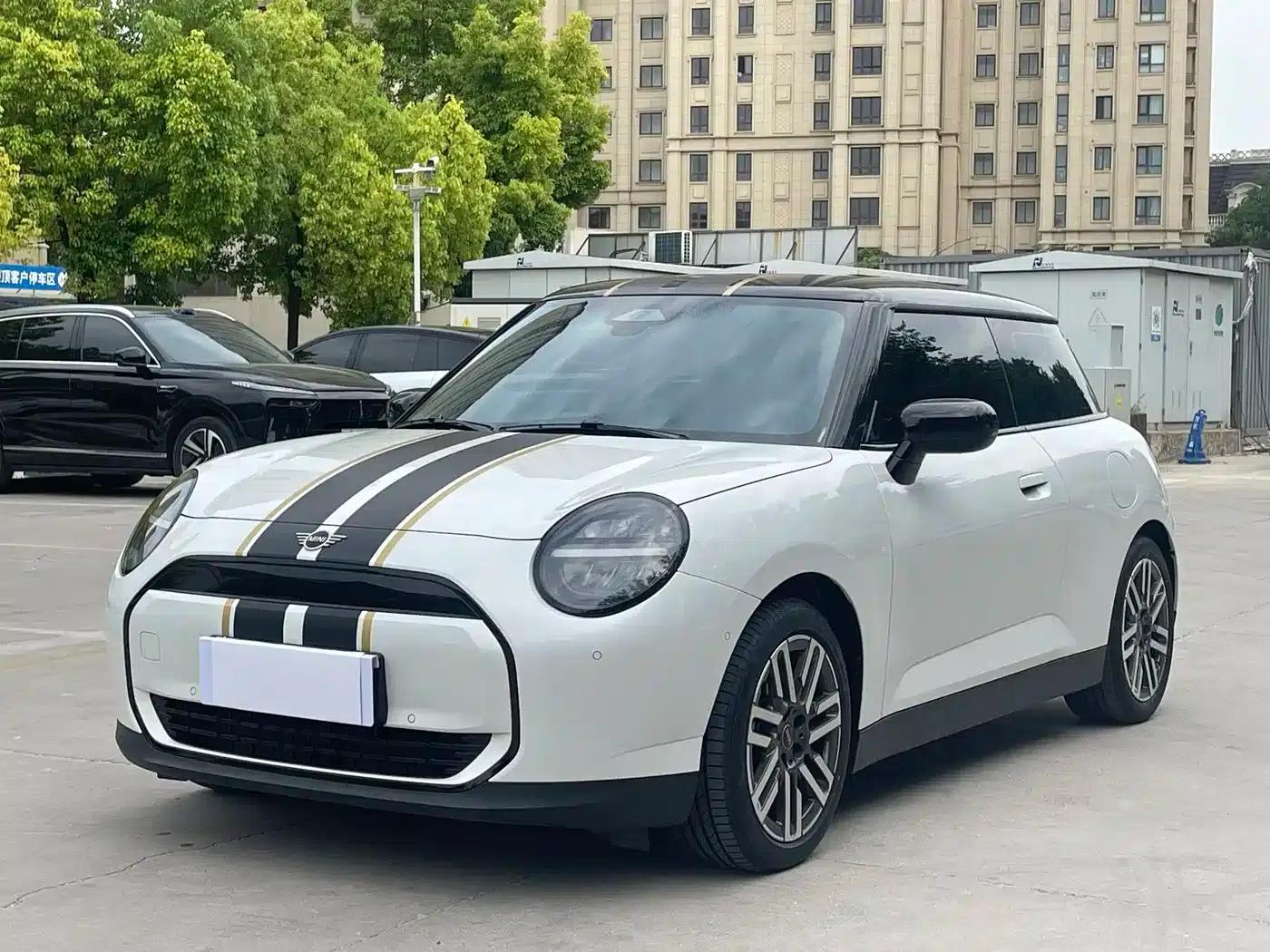 2024 Electric MINI Cooper (456km/h) - Classic Style — миниатюра 1