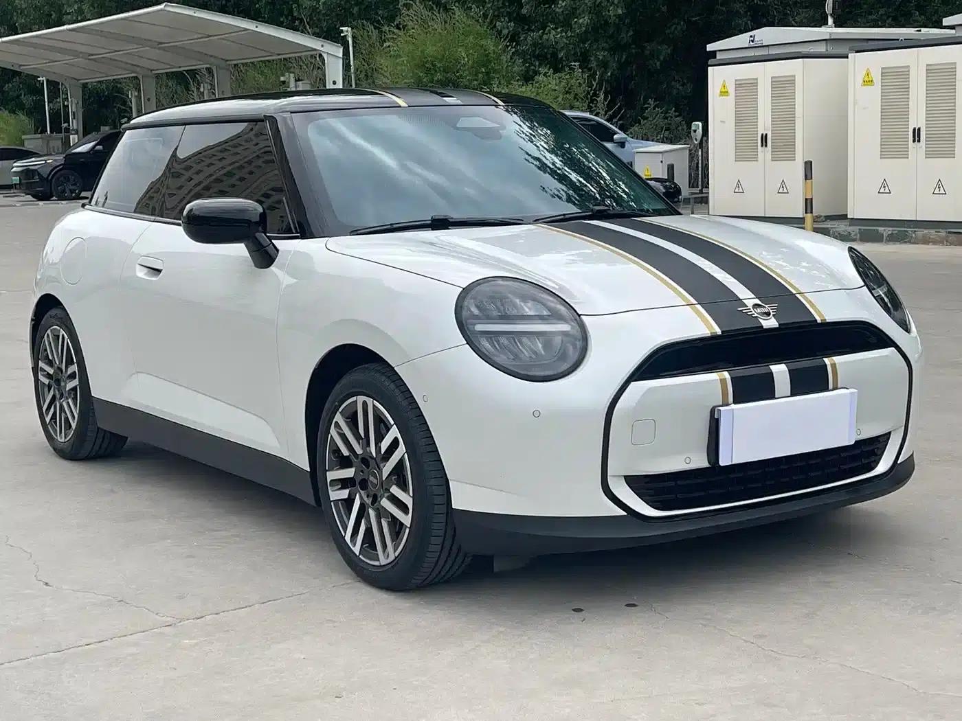 2024 Electric MINI Cooper (456km/h) - Classic Style — миниатюра 3
