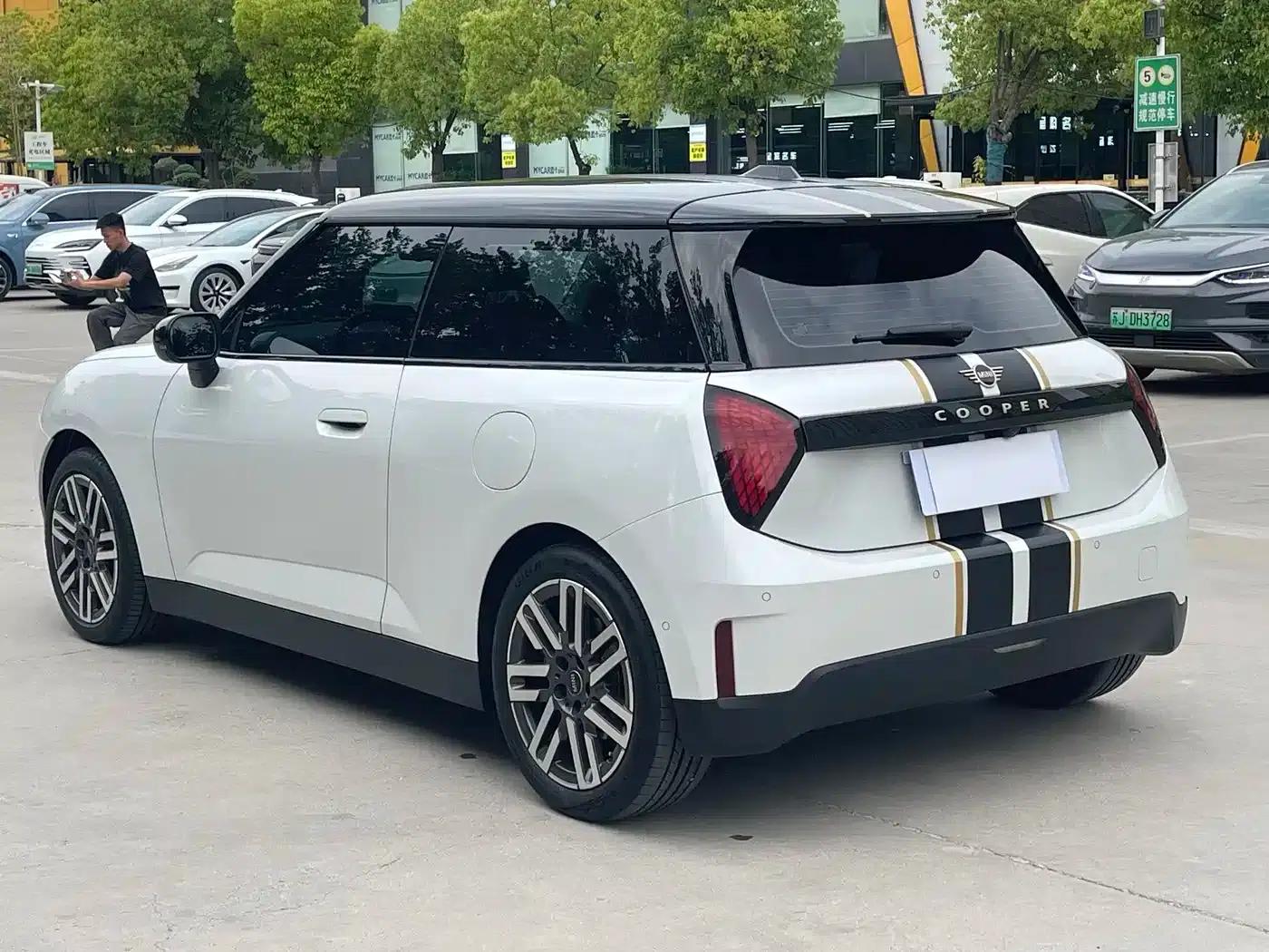 2024 Electric MINI Cooper (456km/h) - Classic Style — миниатюра 6
