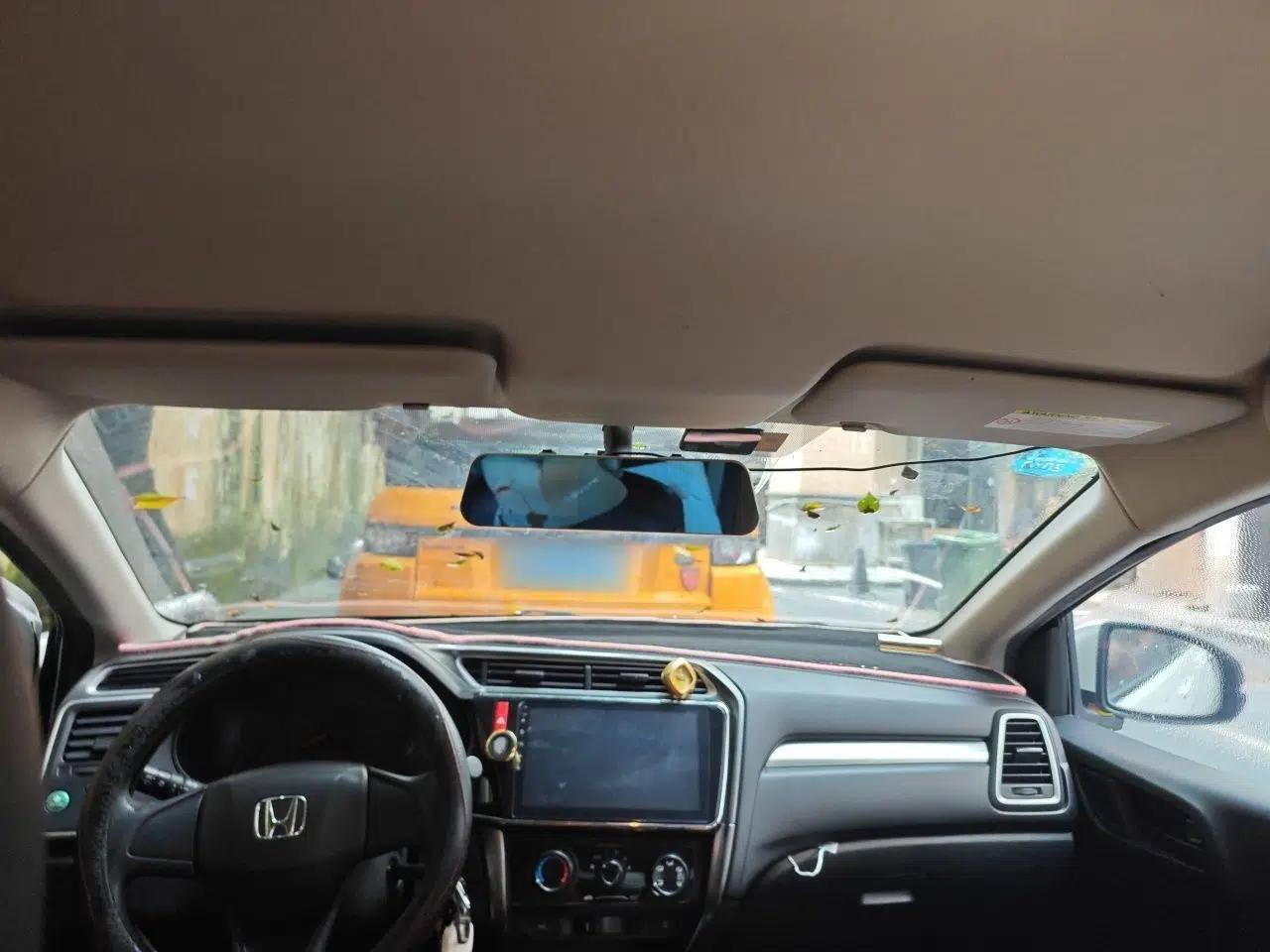 Honda Greiz 2016 1.5L CVT Classic Edition — миниатюра 18