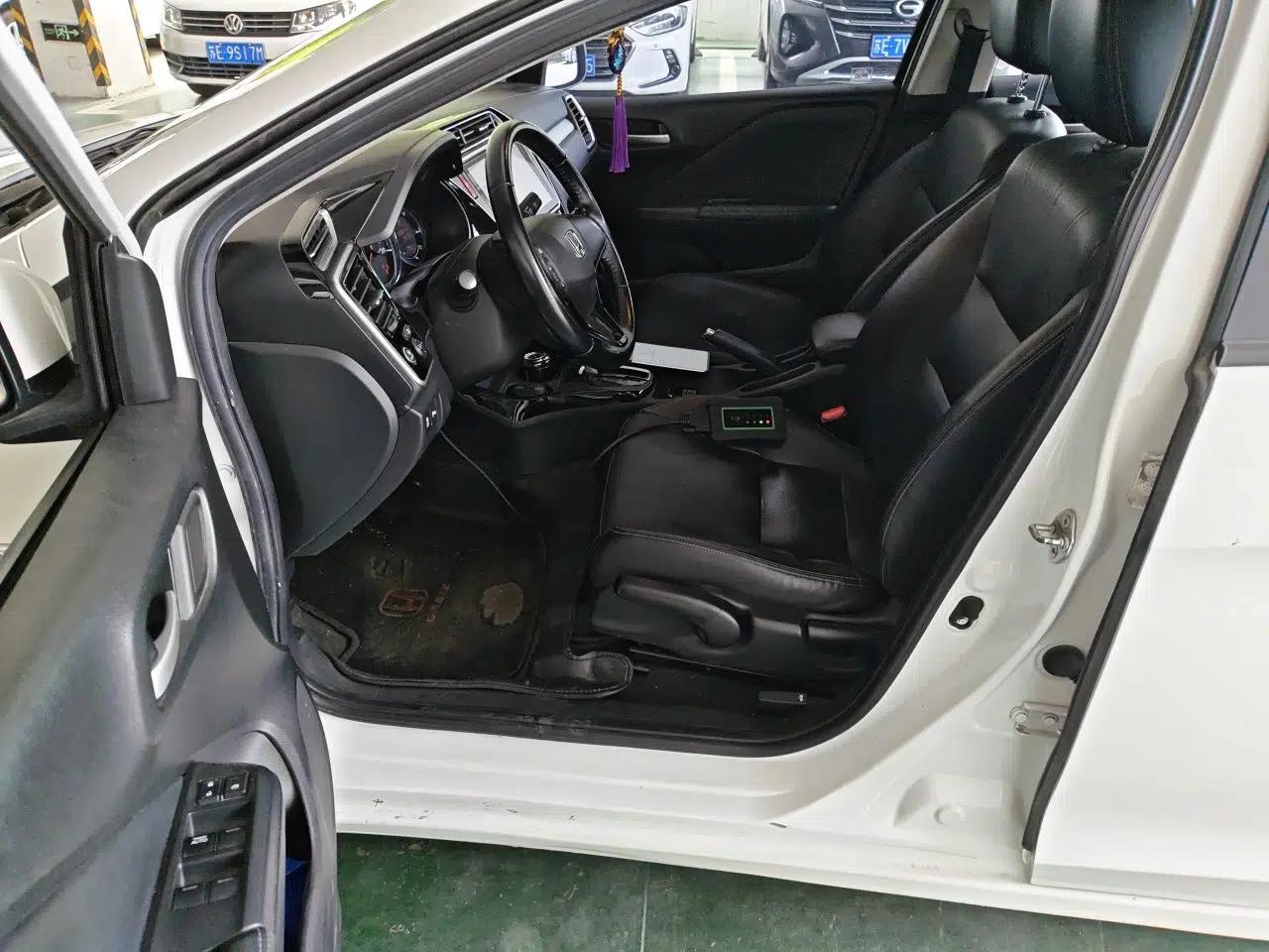 Honda Greiz 2016 1.5L CVT Luxury Edition — миниатюра 15