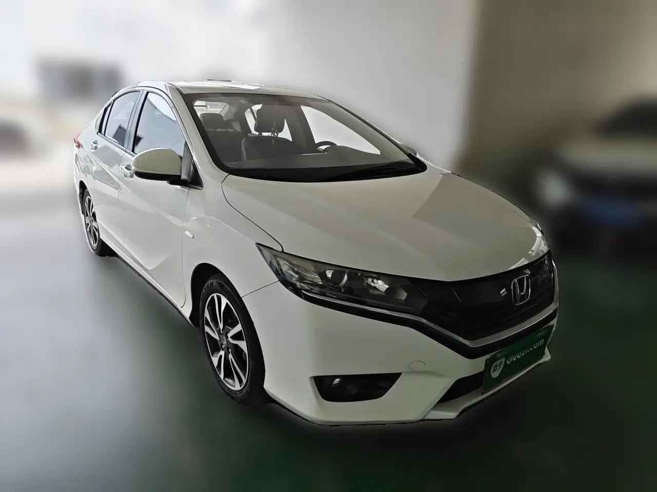 Honda Greiz 2016 1.5L CVT Luxury Edition — миниатюра 3