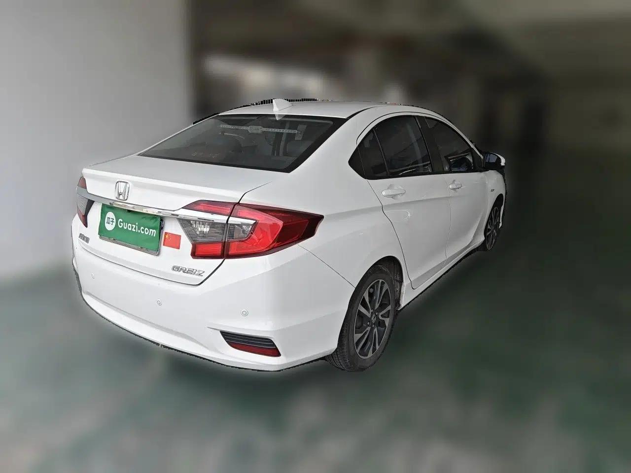 Honda Greiz 2016 1.5L CVT Luxury Edition — миниатюра 6