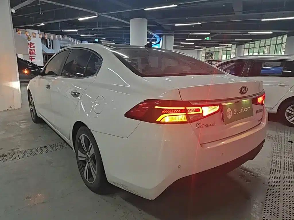 K5 2019 1.8L Automatic GLS — миниатюра 5