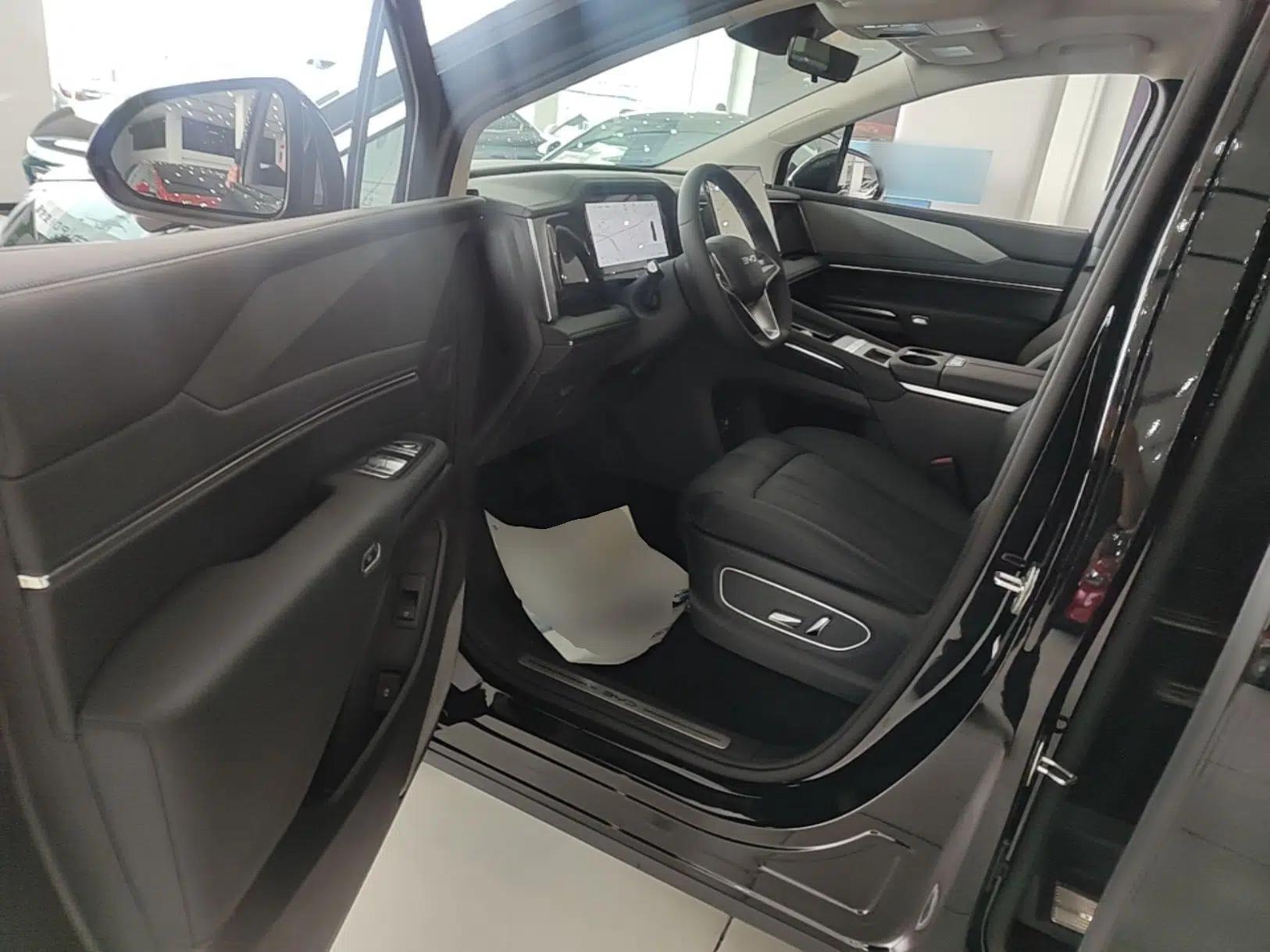 BYD M9 2025 1060 Navigation Edition — миниатюра 18