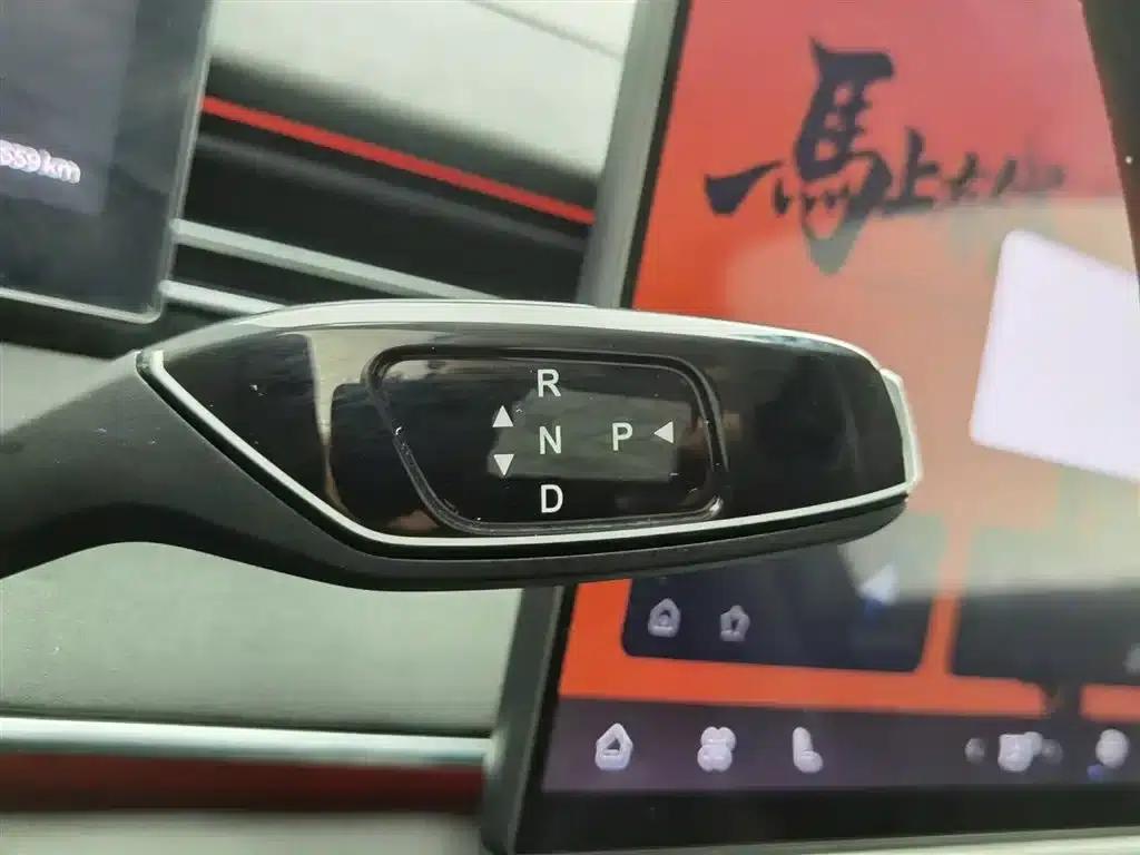 Fengyun A8L 2025 1.5TGDI 145km Luxury Edition — миниатюра 13