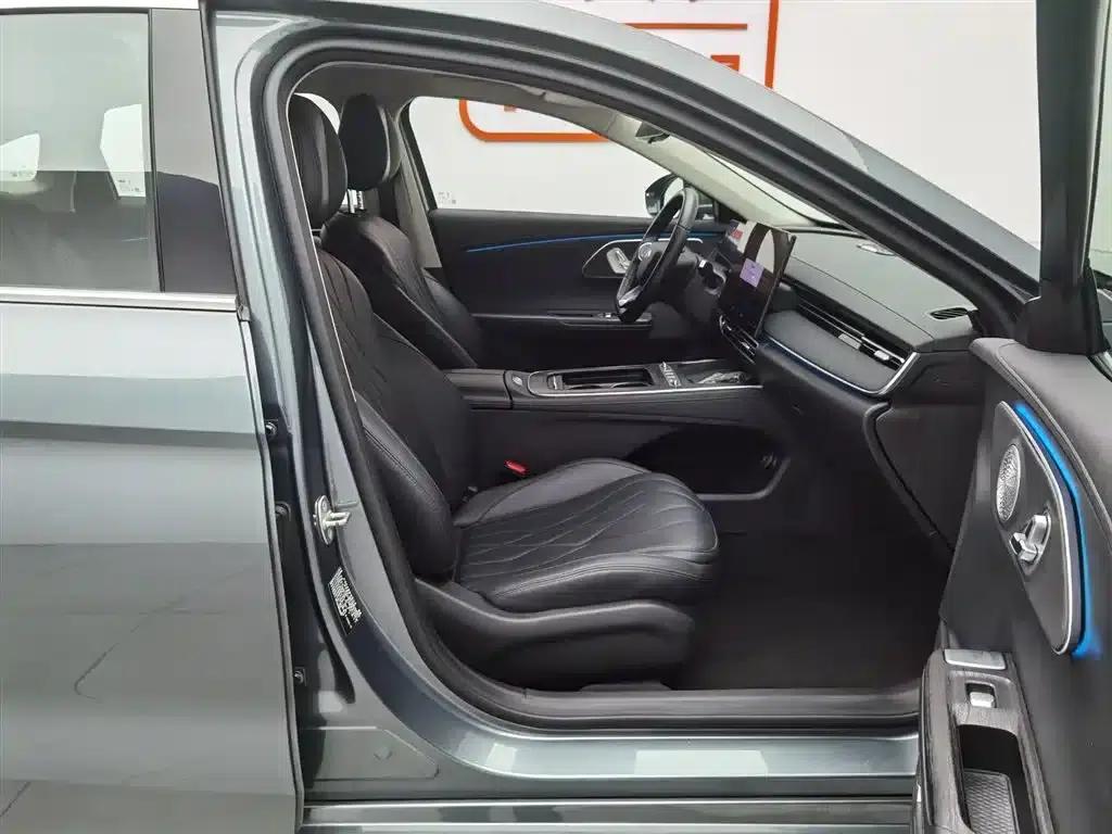 Fengyun A8L 2025 1.5TGDI 145km Luxury Edition — миниатюра 23