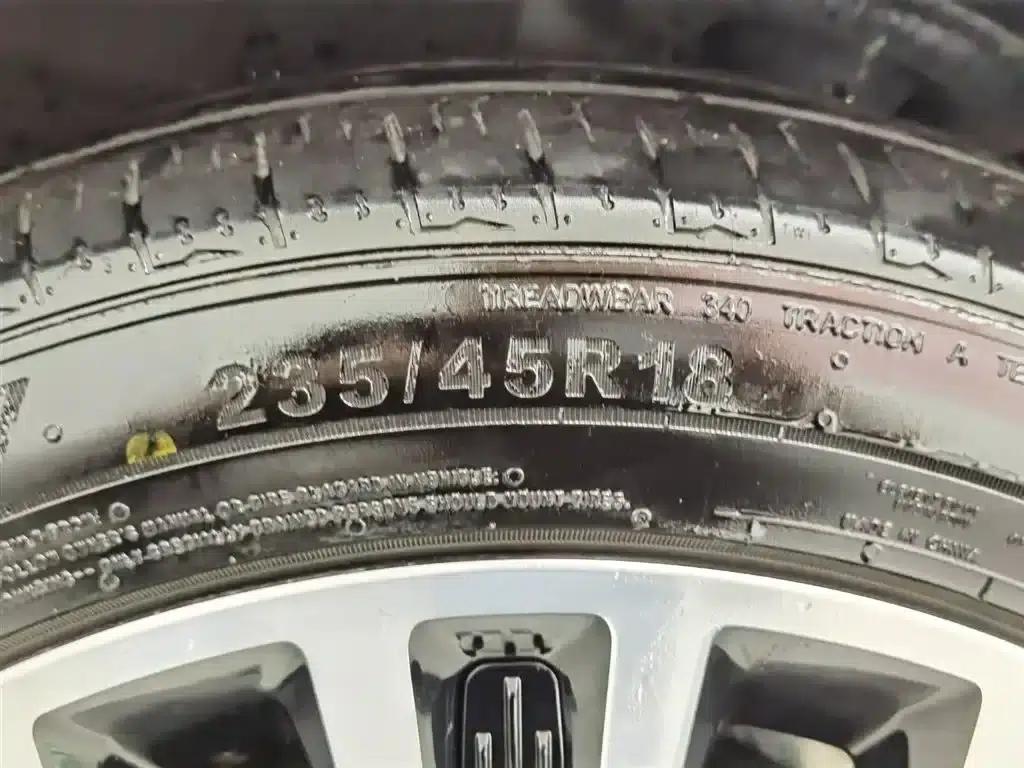 Fengyun A8L 2025 1.5TGDI 145km Luxury Edition — миниатюра 24