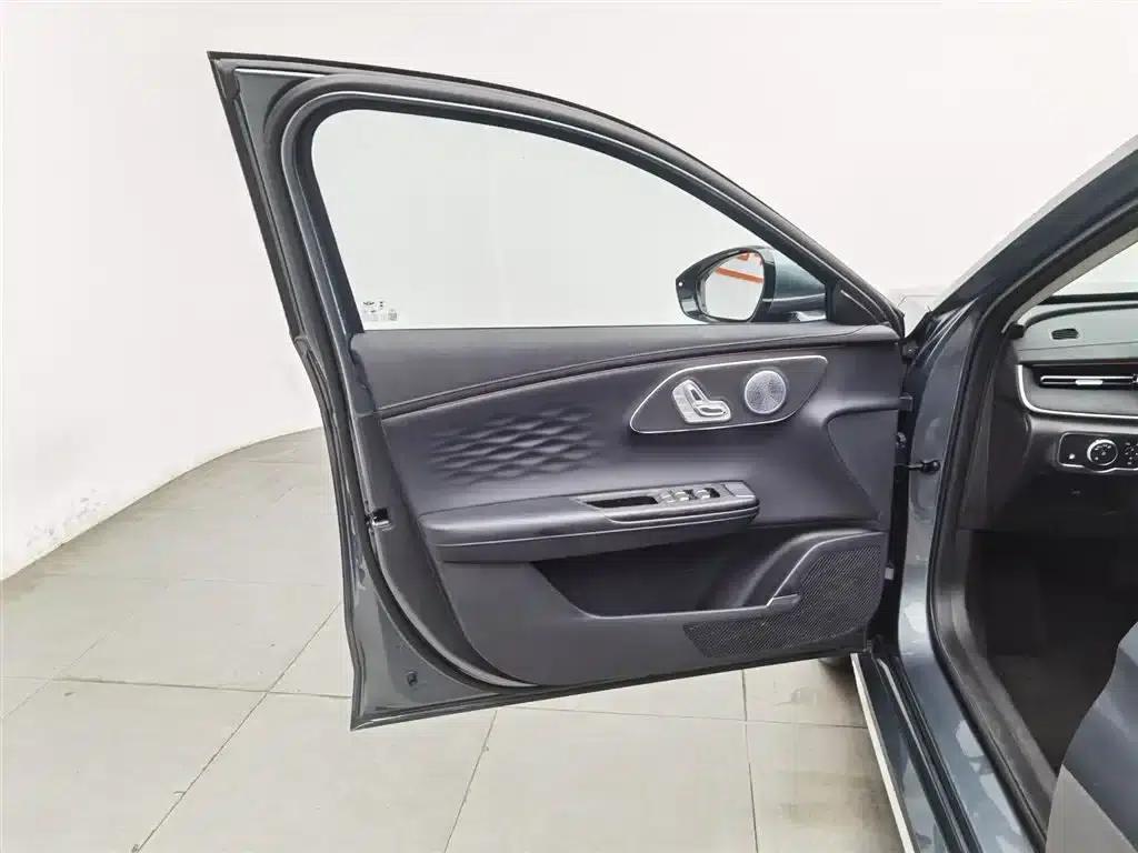 Fengyun A8L 2025 1.5TGDI 145km Luxury Edition — миниатюра 8