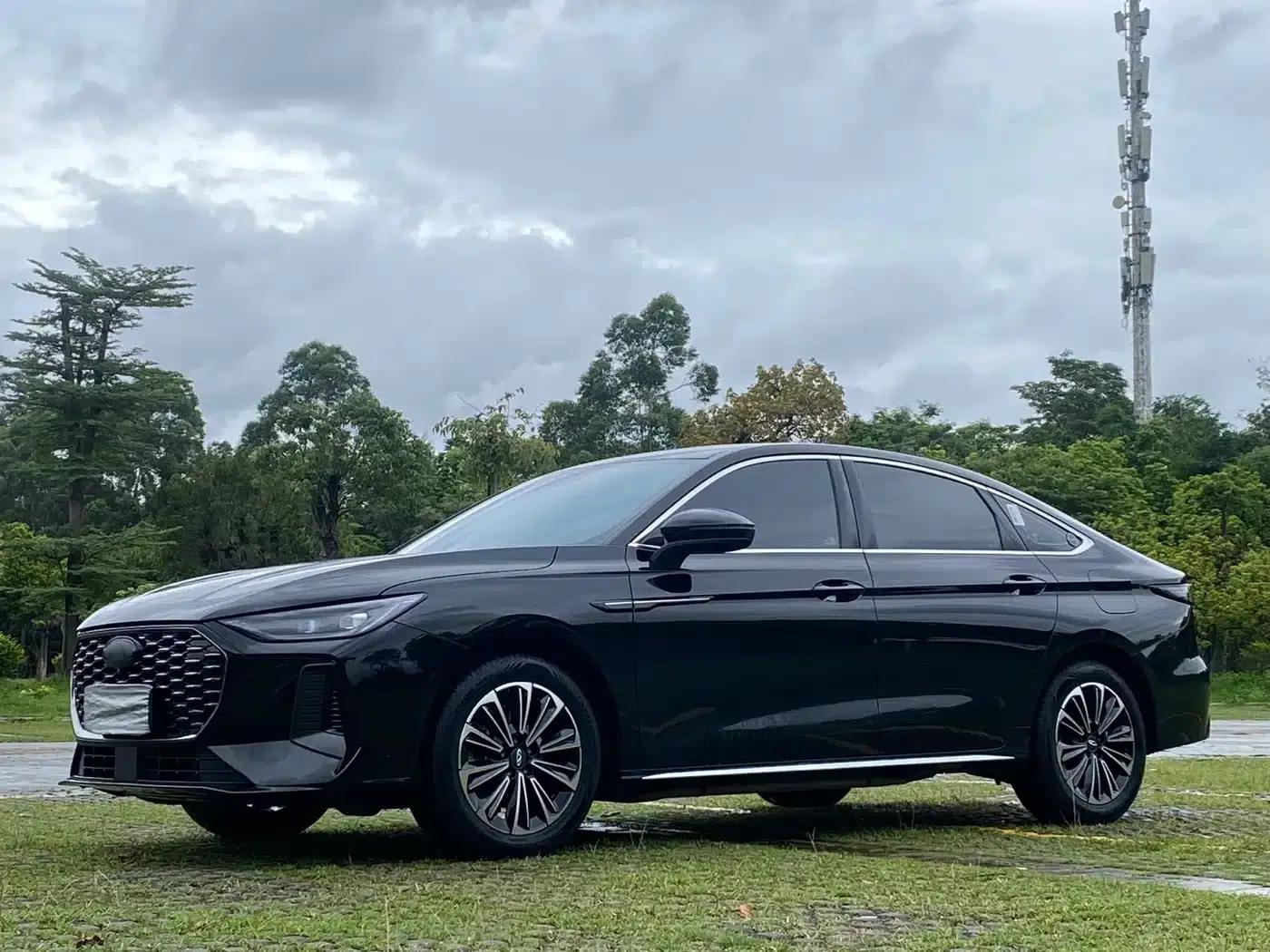 Fengyun A8L 2025 1.5TGDI Comfort Model (145km/h) — миниатюра 1