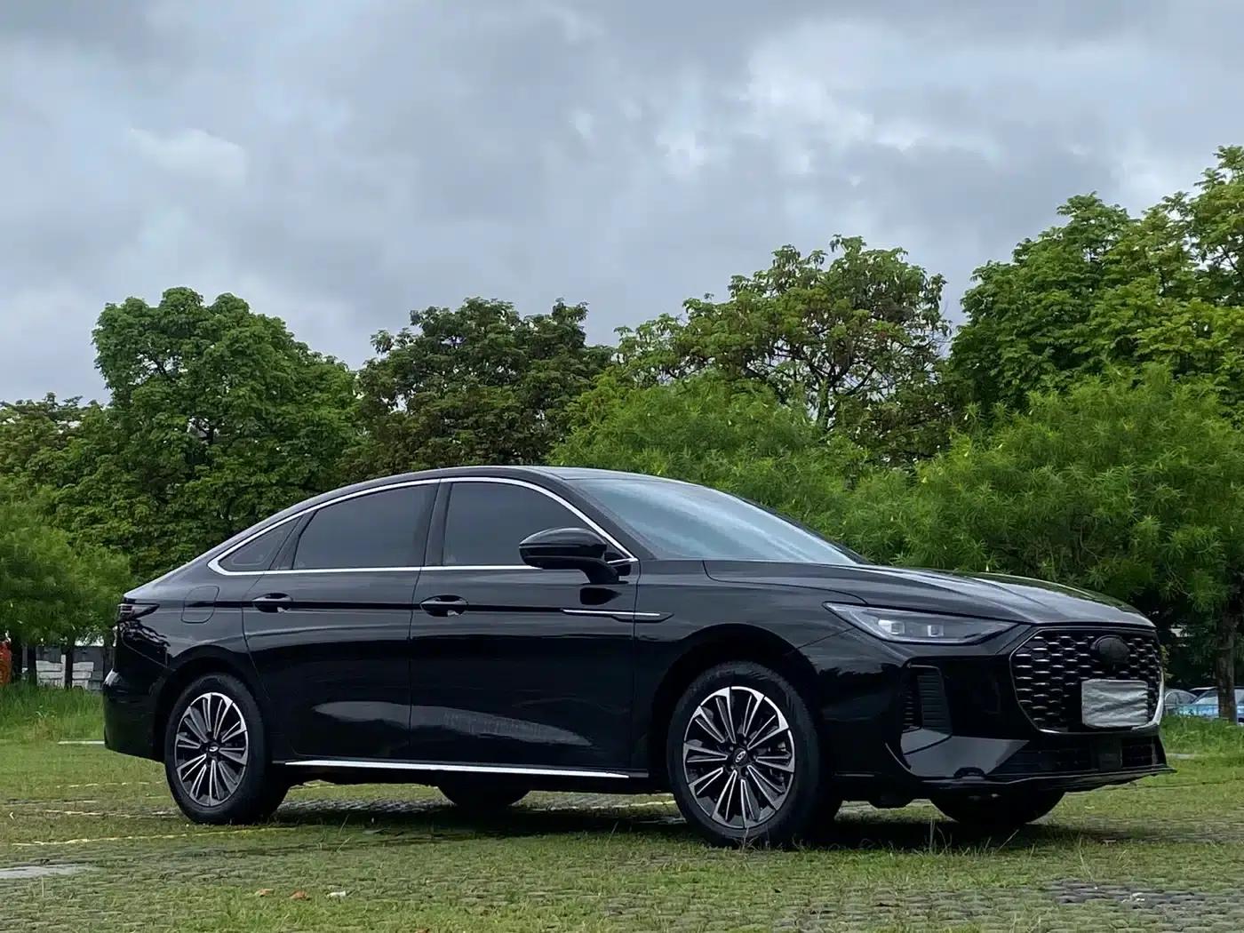 Fengyun A8L 2025 1.5TGDI Comfort Model (145km/h) — миниатюра 3
