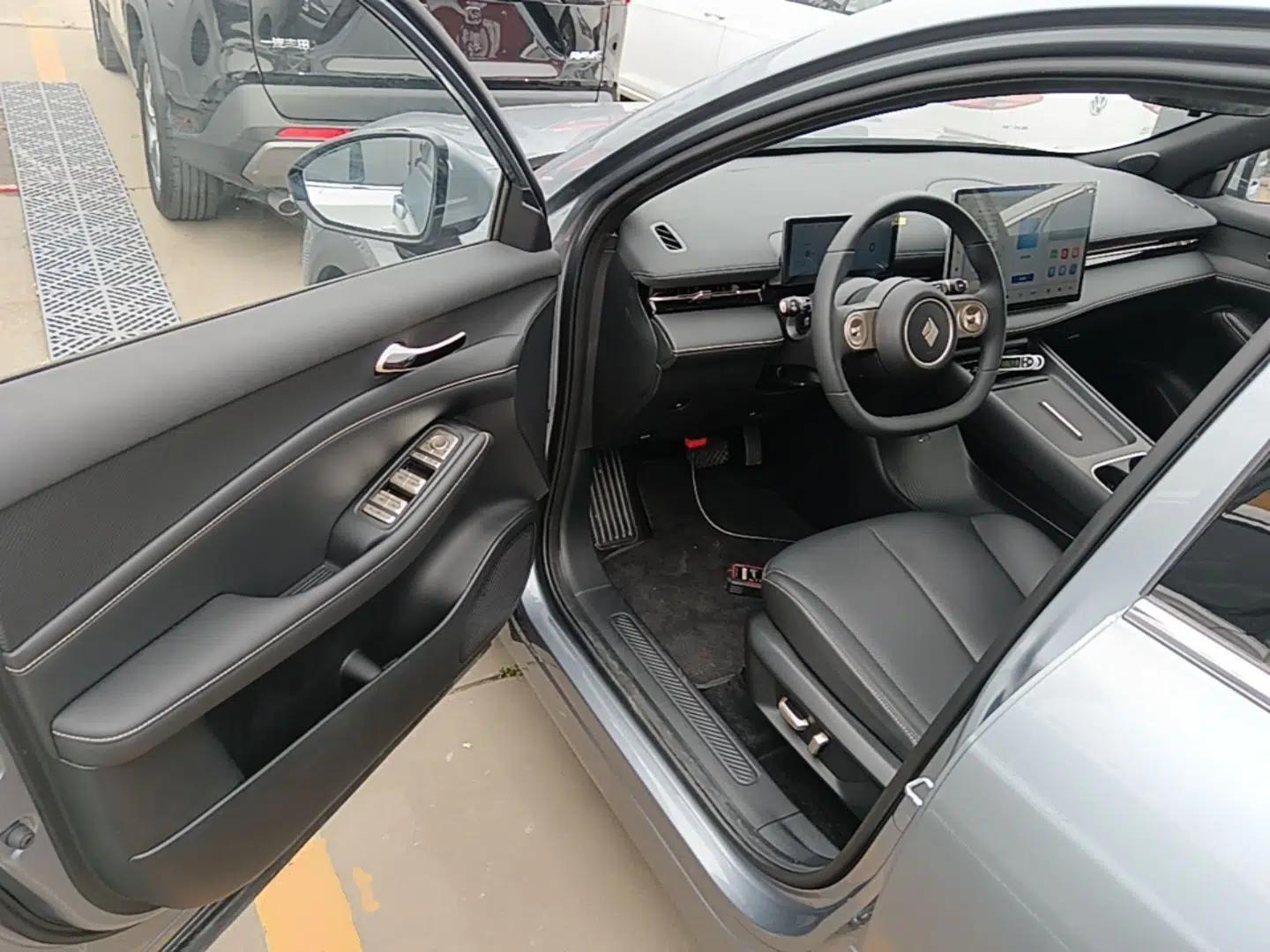 Baojun Yunhai 2024 140km Plug-in Hybrid Version — миниатюра 23