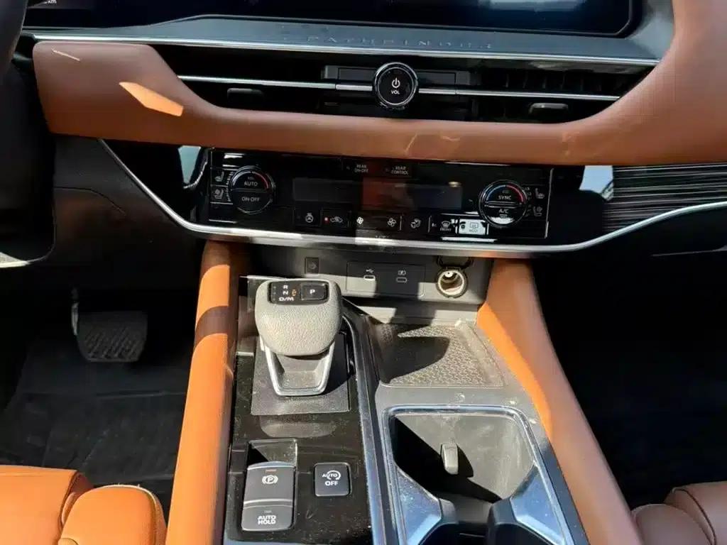 2024 Volkswagen Land Cruiser 380VC-TURBO 4WD Supreme Edition (6-seater) — миниатюра 20