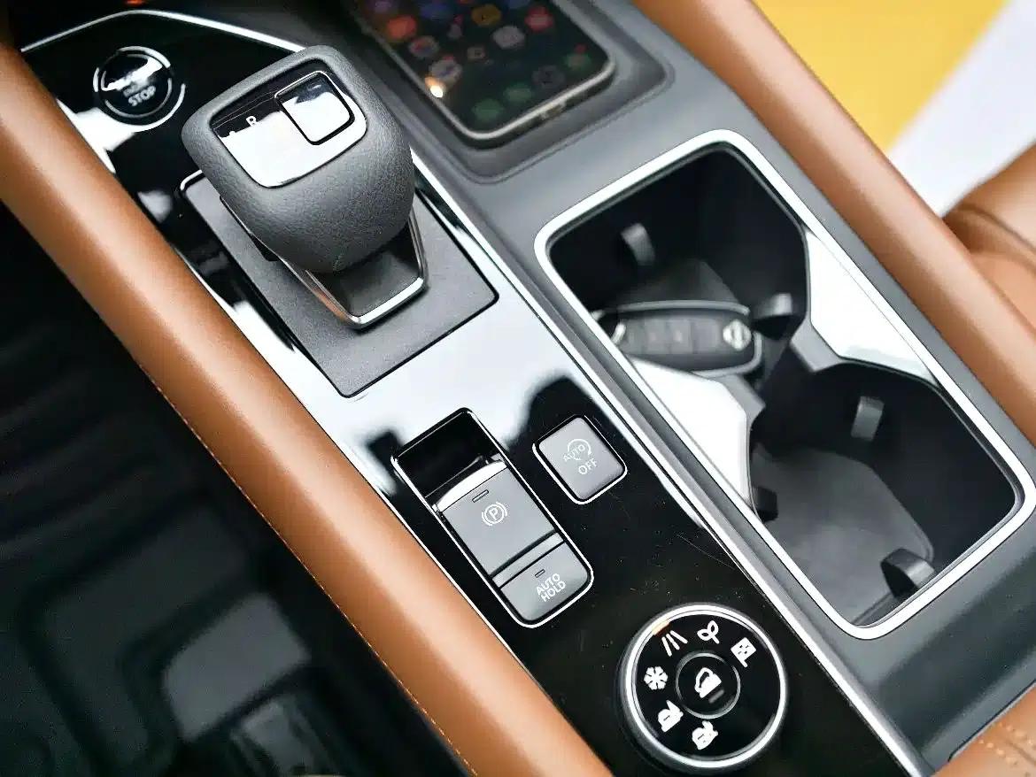 2024 Volkswagen Land Cruiser 380VC-TURBO 4WD Supreme Edition (6-seater) — миниатюра 13