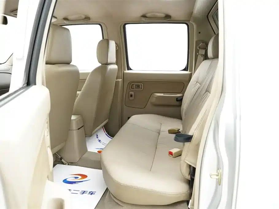 2013 Nissan ZN Van 2.4L 2WD Luxury 5-Seater — миниатюра 11