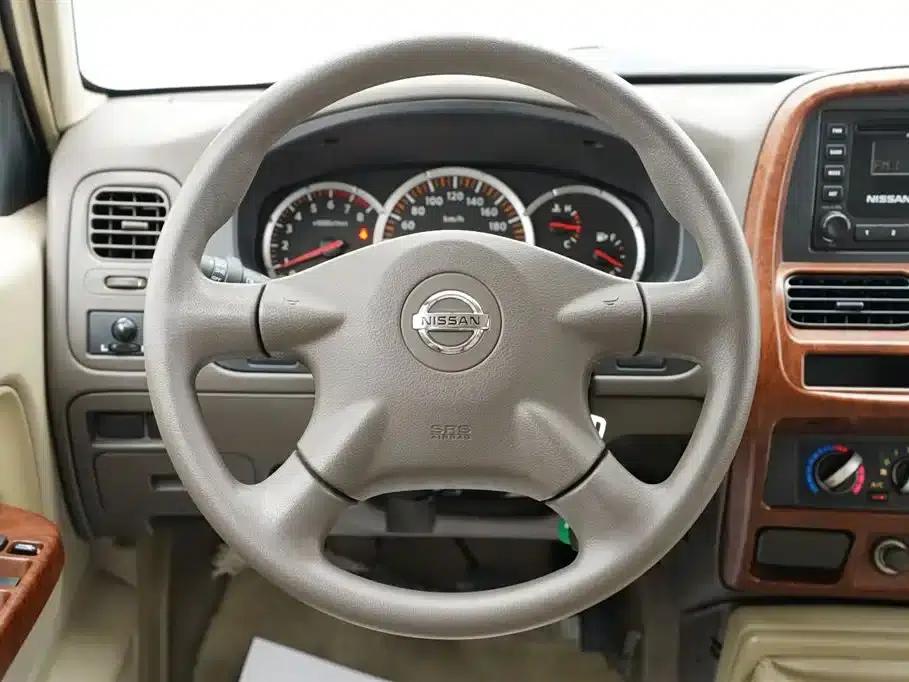 2013 Nissan ZN Van 2.4L 2WD Luxury 5-Seater — миниатюра 18