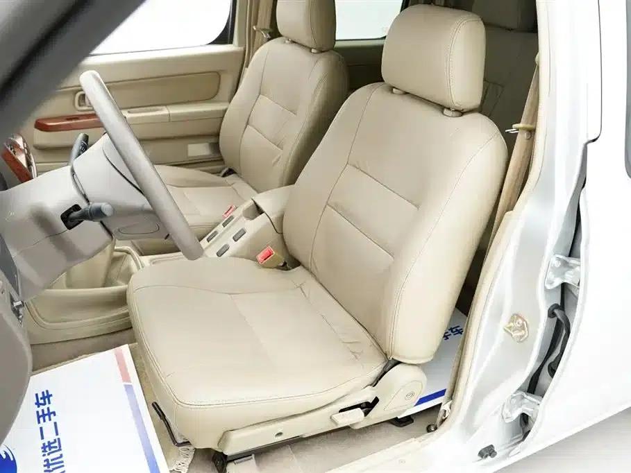 2013 Nissan ZN Van 2.4L 2WD Luxury 5-Seater — миниатюра 6