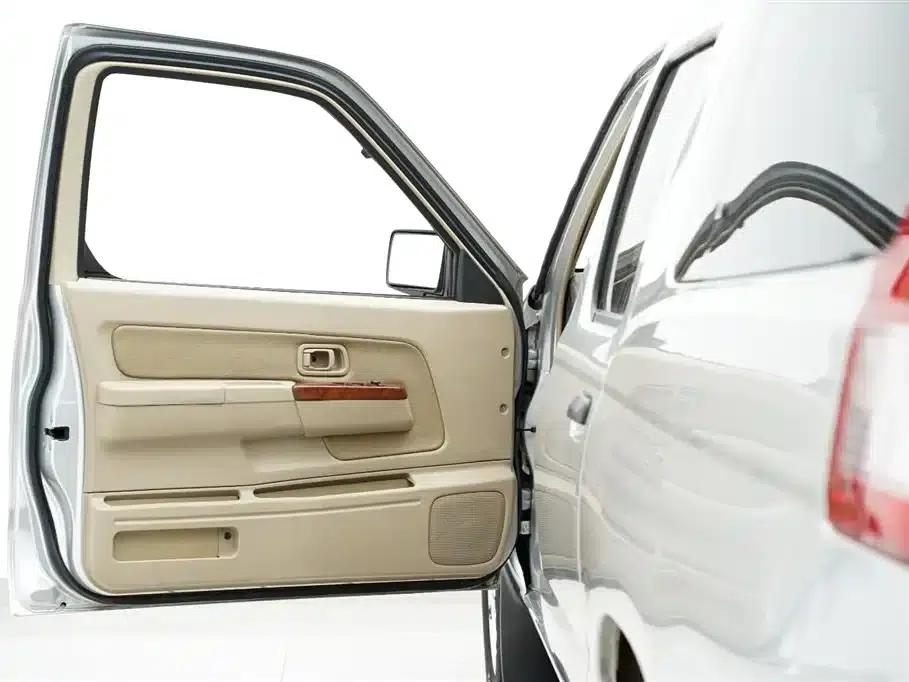 2013 Nissan ZN Van 2.4L 2WD Luxury 5-Seater — миниатюра 10