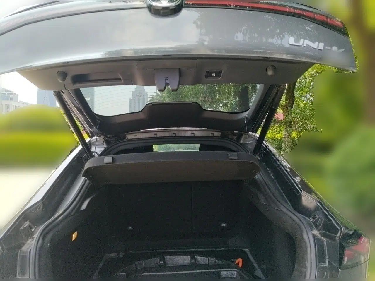 CHANGAN UNI-V iDD 2023 ZhiDian iDD 1.5T 113km Smart & Fun Version — миниатюра 19