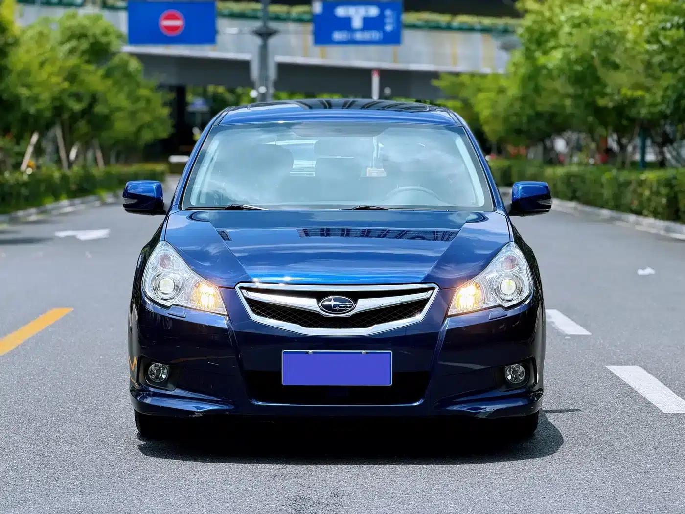 Legacy 2010 2.0i Luxury Touring Edition — миниатюра 2