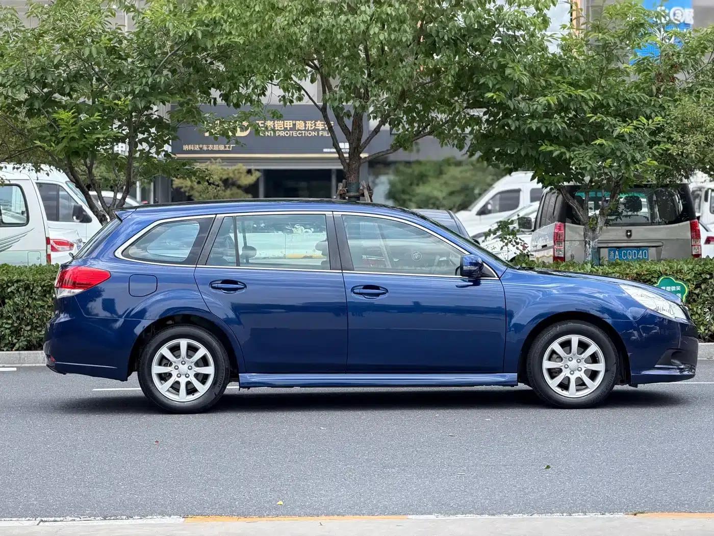 Legacy 2010 2.0i Luxury Touring Edition — миниатюра 11