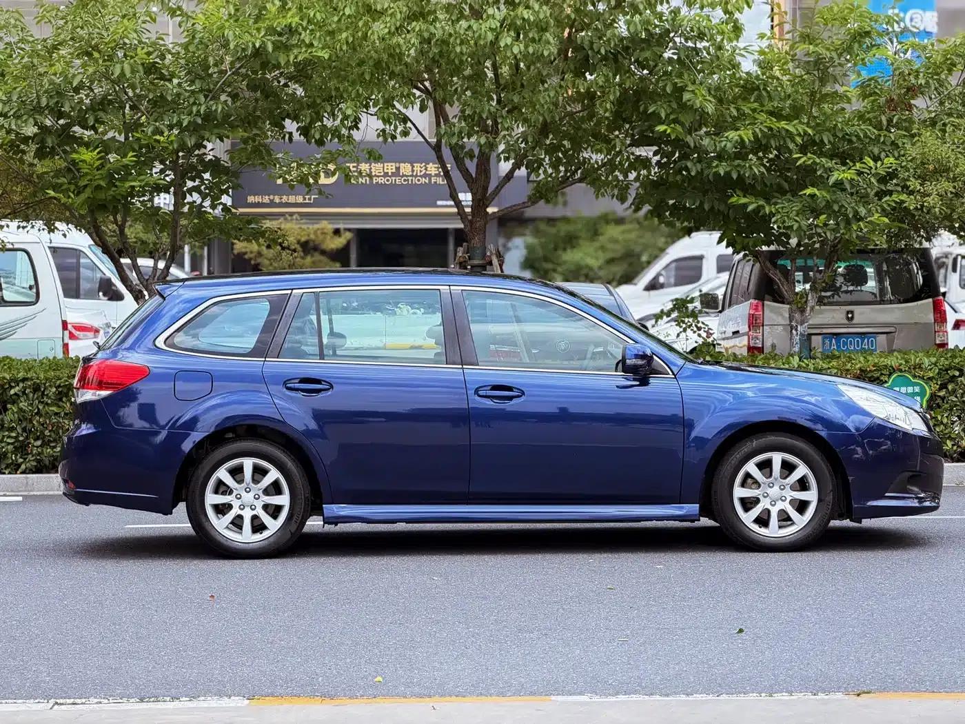 Legacy 2010 2.0i Luxury Touring Edition — миниатюра 12