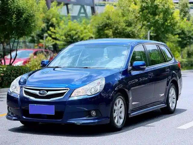 Legacy 2010 2.0i Luxury Touring Edition