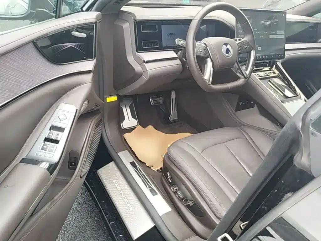 Denza Z9 2024 Model 1100km AWD Max Edition — миниатюра 16