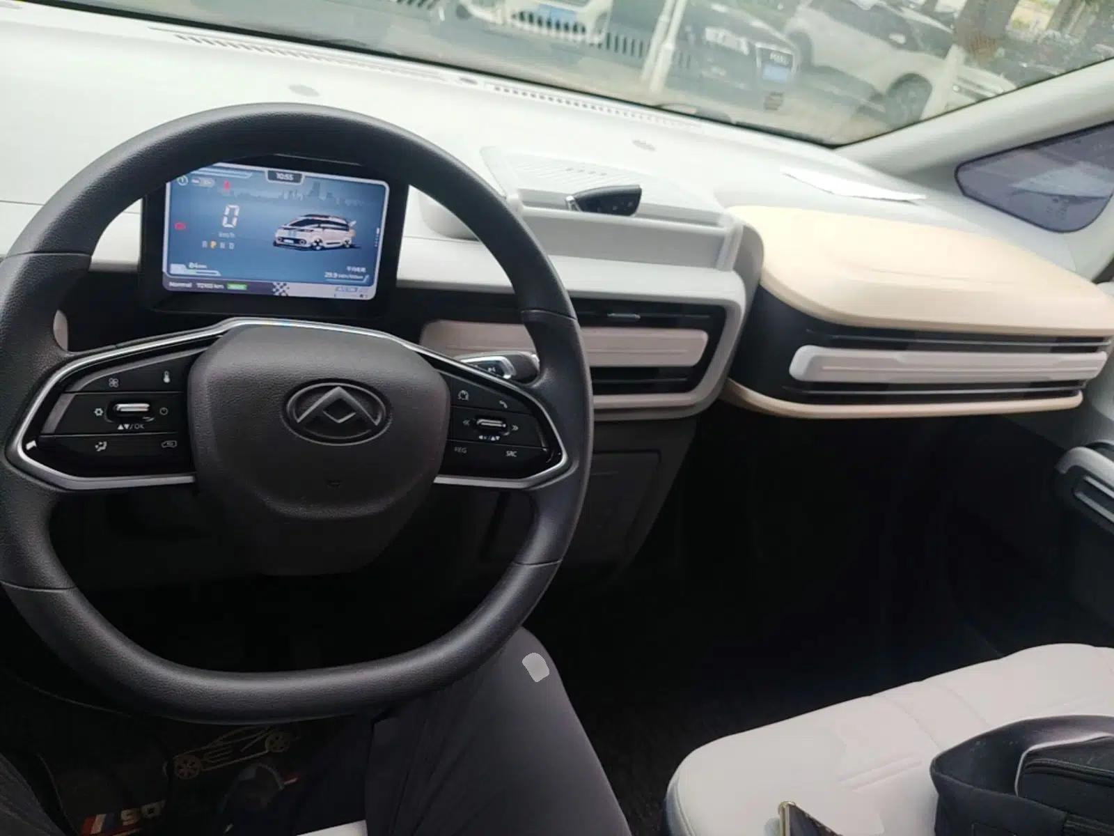 SAIC MAXUS Dana V1 2023 V1 Short Wheelbase Low Roof (42 kWh) — миниатюра 17