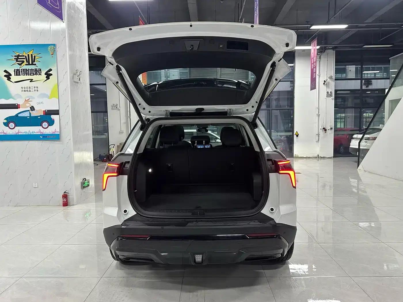 2024 Chevrolet Equinox Plus 102km RS Flagship Edition — миниатюра 11