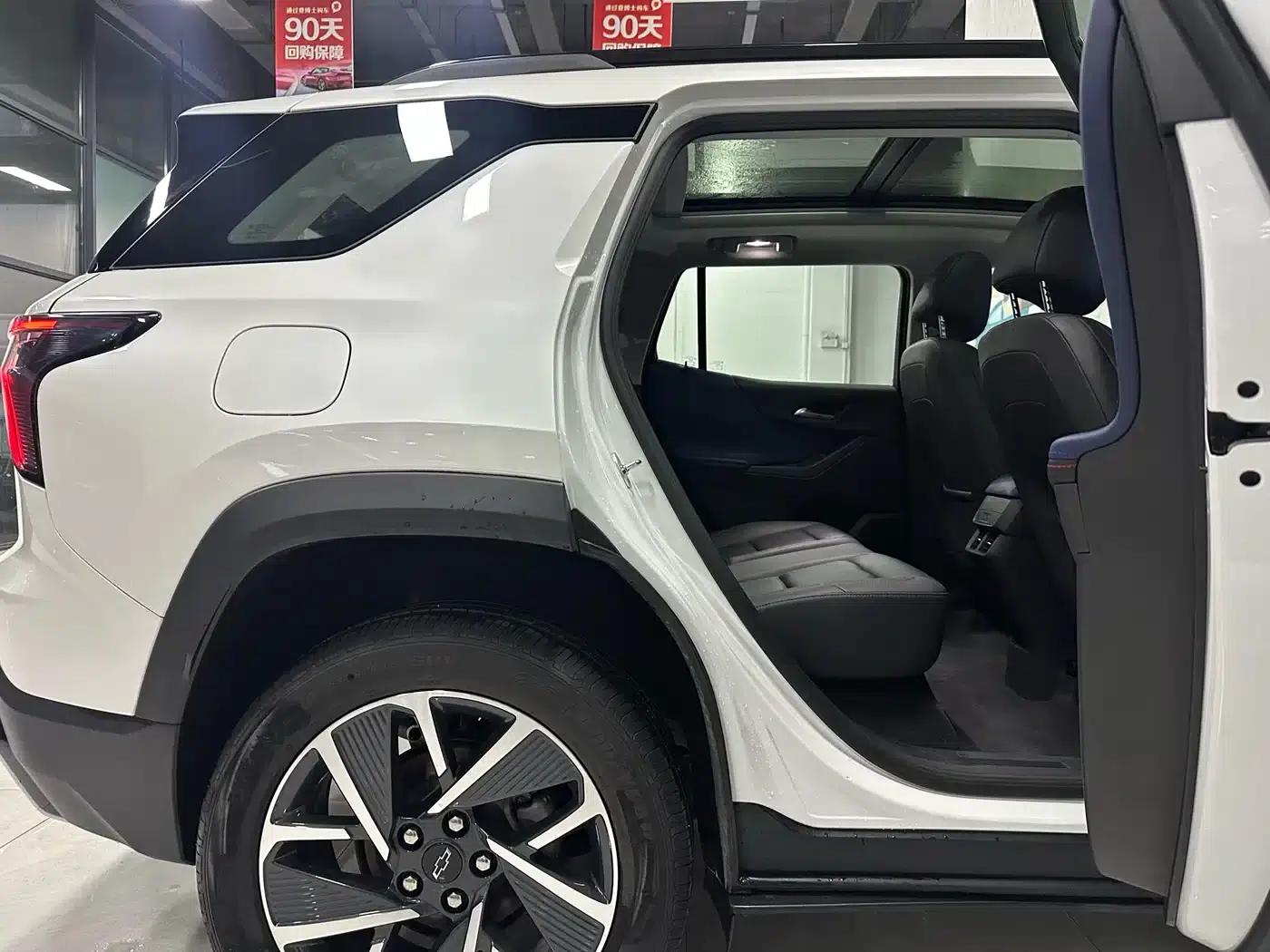 2024 Chevrolet Equinox Plus 102km RS Flagship Edition — миниатюра 6