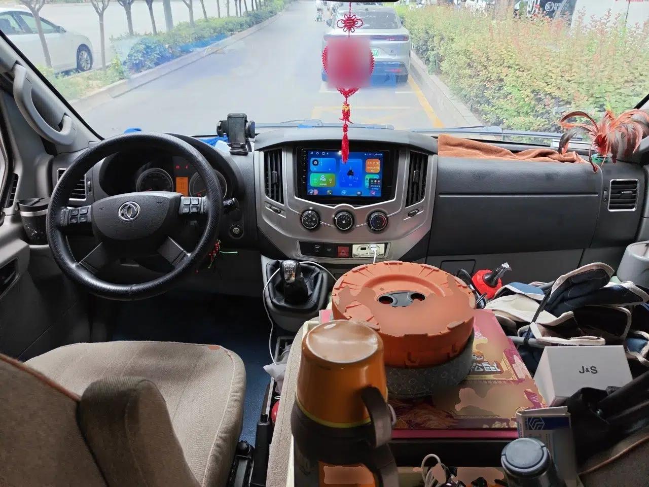 Dongfeng Yufeng 2018 2.5T Logistics Vehicle A100 Short Wheelbase Mid-Roof 5-9 Seater China V Standard ZD25 — миниатюра 9