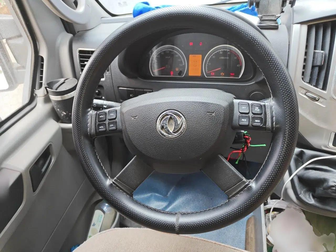 Dongfeng Yufeng 2018 2.5T Logistics Vehicle A100 Short Wheelbase Mid-Roof 5-9 Seater China V Standard ZD25 — миниатюра 10