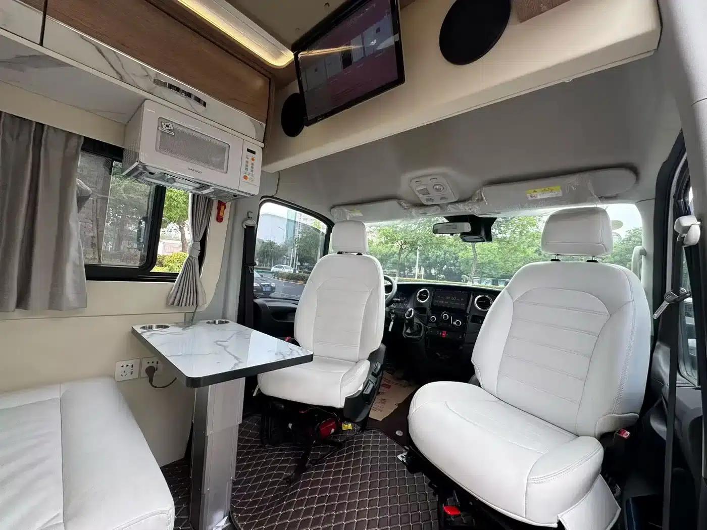 Iveco Daily 2021 3.0T Automatic Type B Motorhome Professional Chassis Long Wheelbase High Roof — миниатюра 4