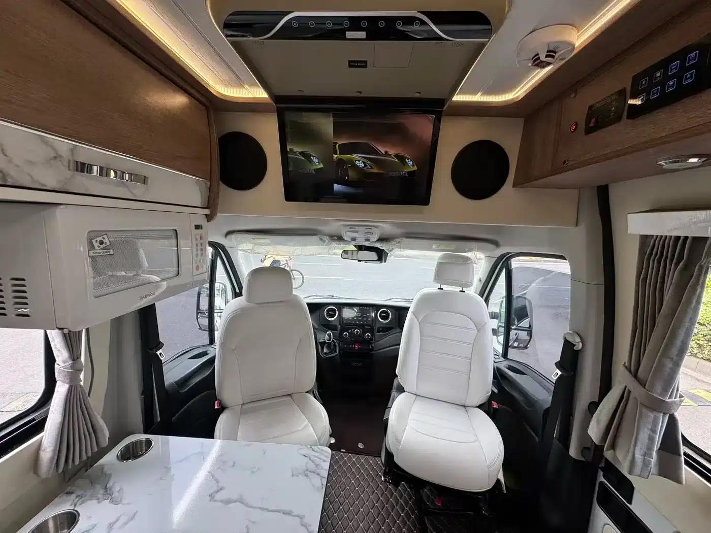 Iveco Daily 2021 3.0T Automatic Type B Motorhome Professional Chassis Long Wheelbase High Roof — миниатюра 5