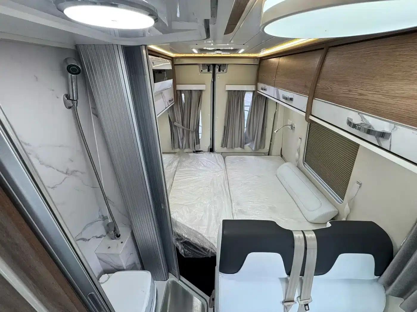 Iveco Daily 2021 3.0T Automatic Type B Motorhome Professional Chassis Long Wheelbase High Roof — миниатюра 7