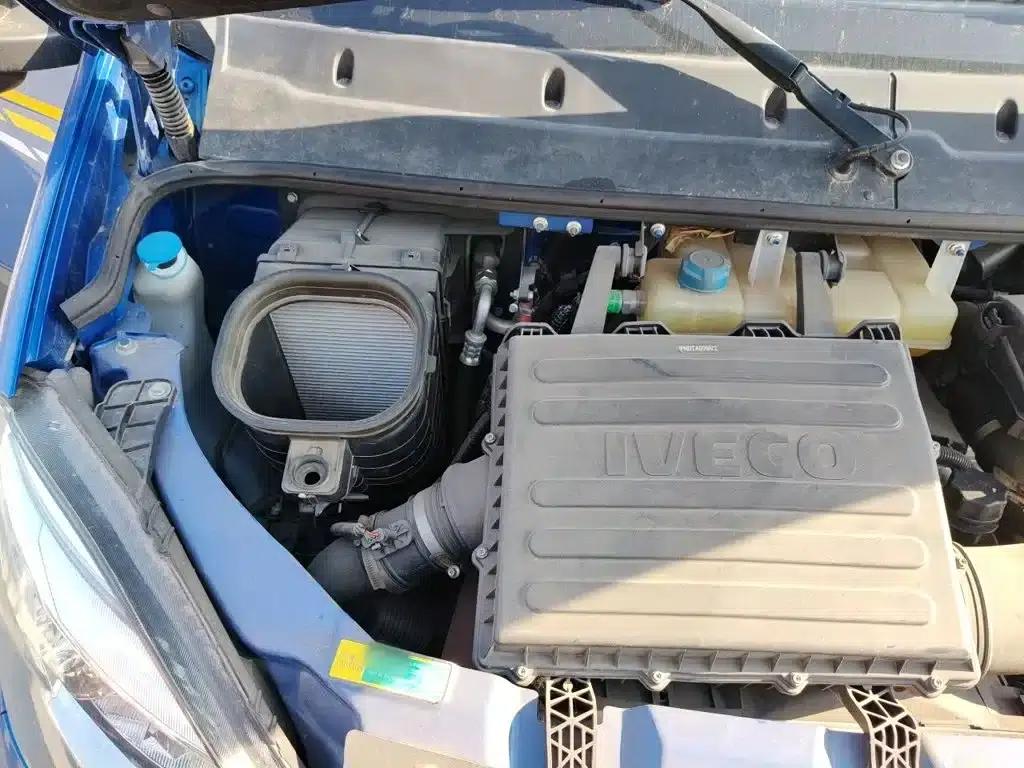 Iveco Daily 2021 3.0T Automatic Super Short Wheelbase High Roof Side Sliding Door F1C — миниатюра 21