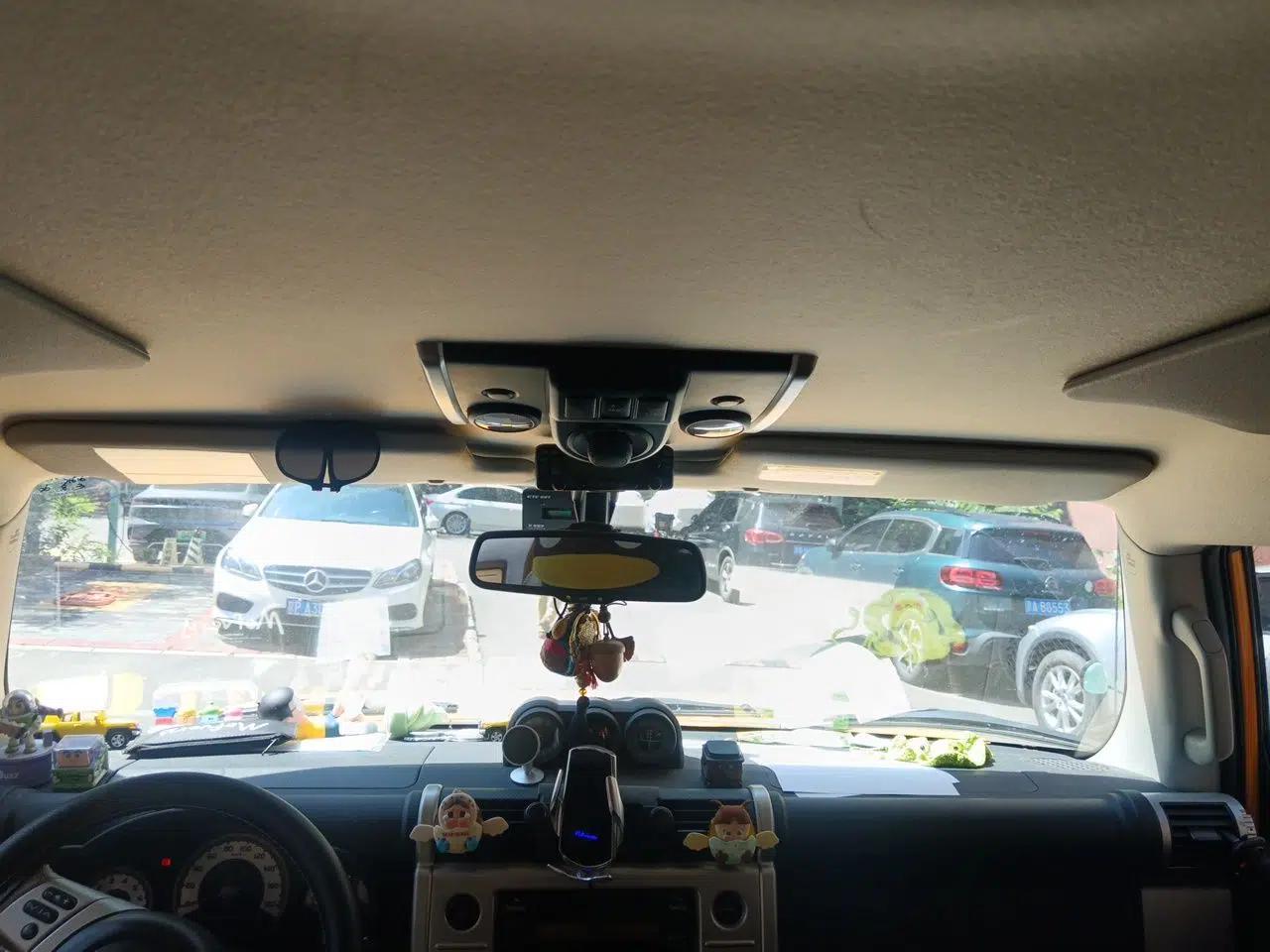 Toyota FJ Cruiser — миниатюра 18