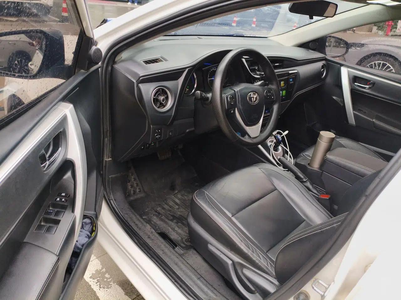 Toyota Corolla Hybrid E+ 2020 1.8L E-CVT Comfort Edition — миниатюра 16