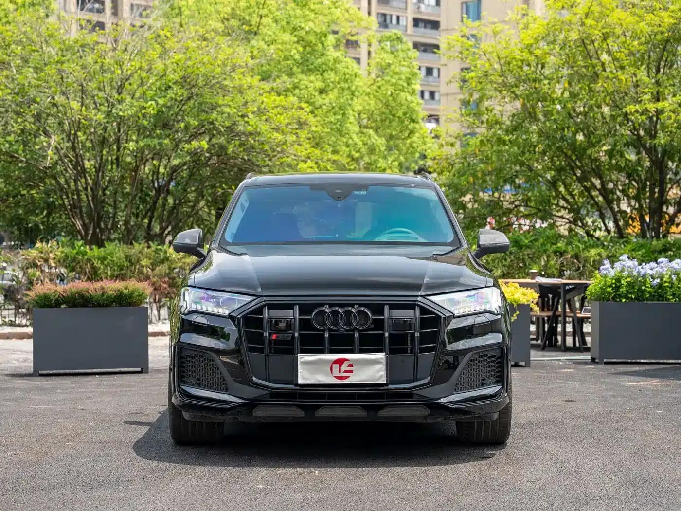 Audi SQ7 2024 4.0 TFSI Dark Knight Edition — миниатюра 2