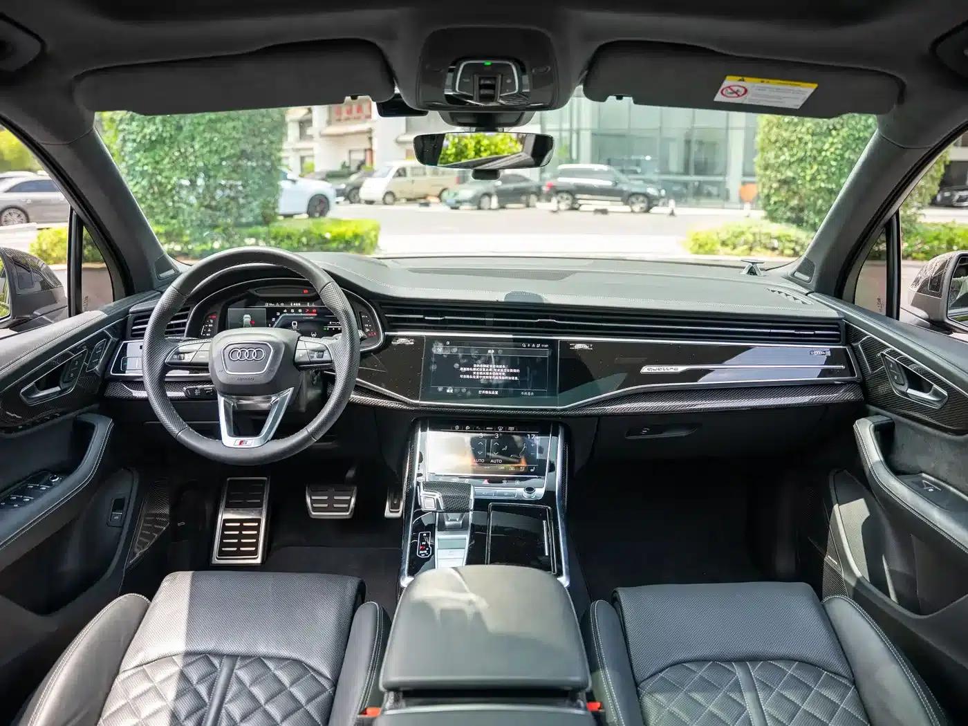 Audi SQ7 2024 4.0 TFSI Dark Knight Edition — миниатюра 16