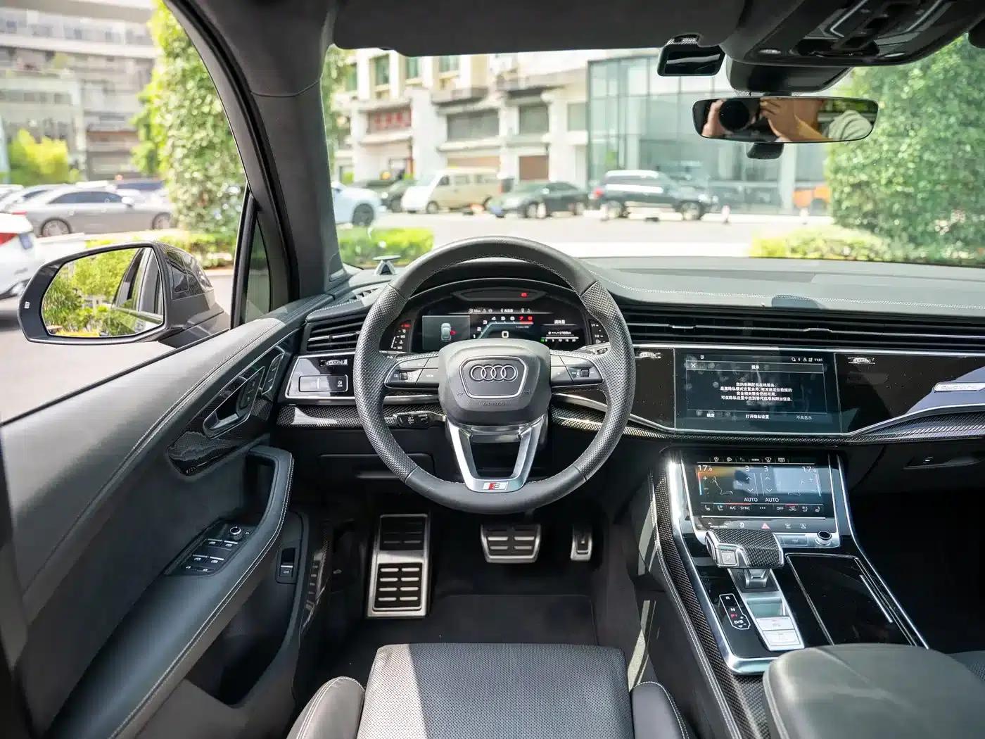 Audi SQ7 2024 4.0 TFSI Dark Knight Edition — миниатюра 17