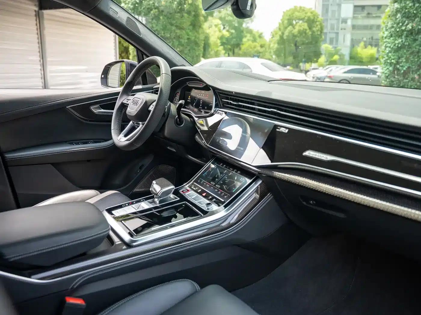 Audi SQ7 2024 4.0 TFSI Dark Knight Edition — миниатюра 18